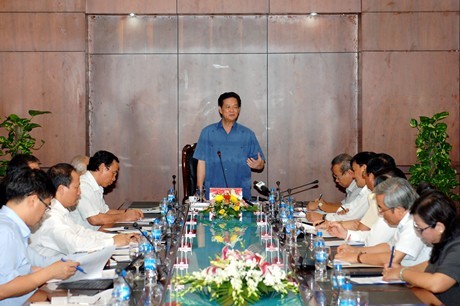 Премьер-министр Нгуен Тан Зунг провёл рабочую встречу с руководителями провинции Куангнгай - ảnh 1